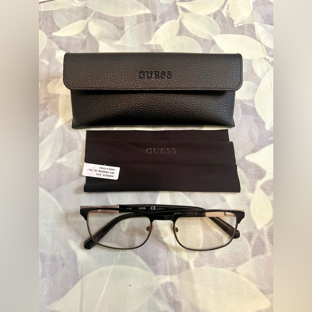 Authentic Guess GU1981-002 Prescription Eyeglasses w/case and cloth